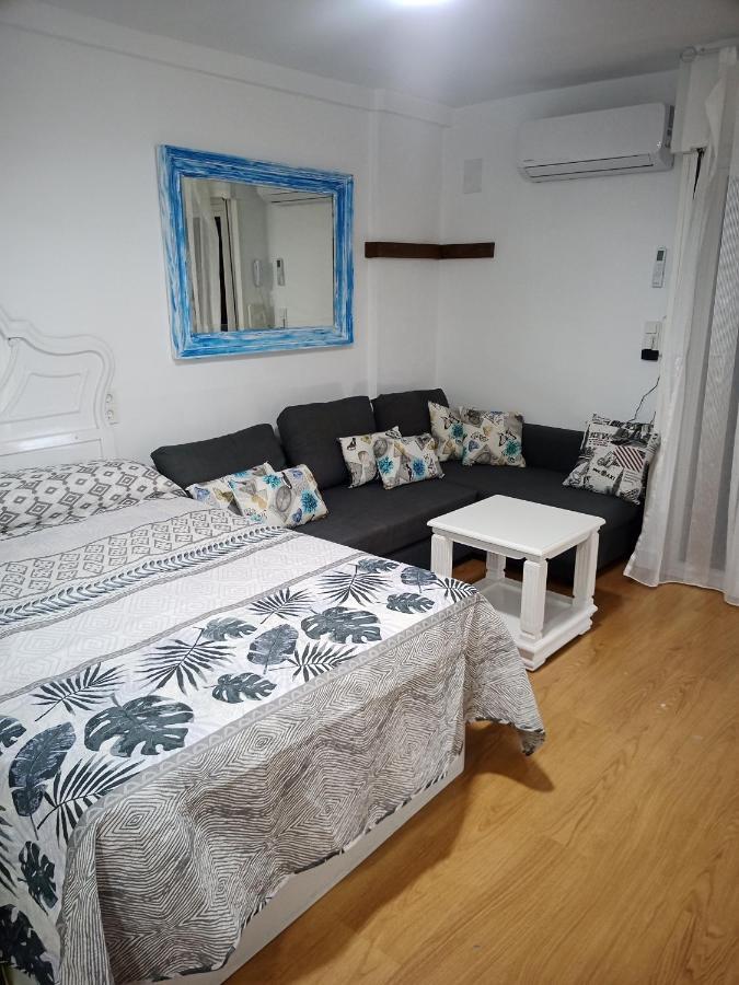Sweet Home Benalmadena, Estudio Con Vistas Al Mar Y Excelente Conexion Wifi, Para No Fumadores, Con Piscinas, Sea Views, With Swimming Pools, Completely Renovated, Ideal For Older People, Bright With Morning Sun, No Smoking 部屋 写真